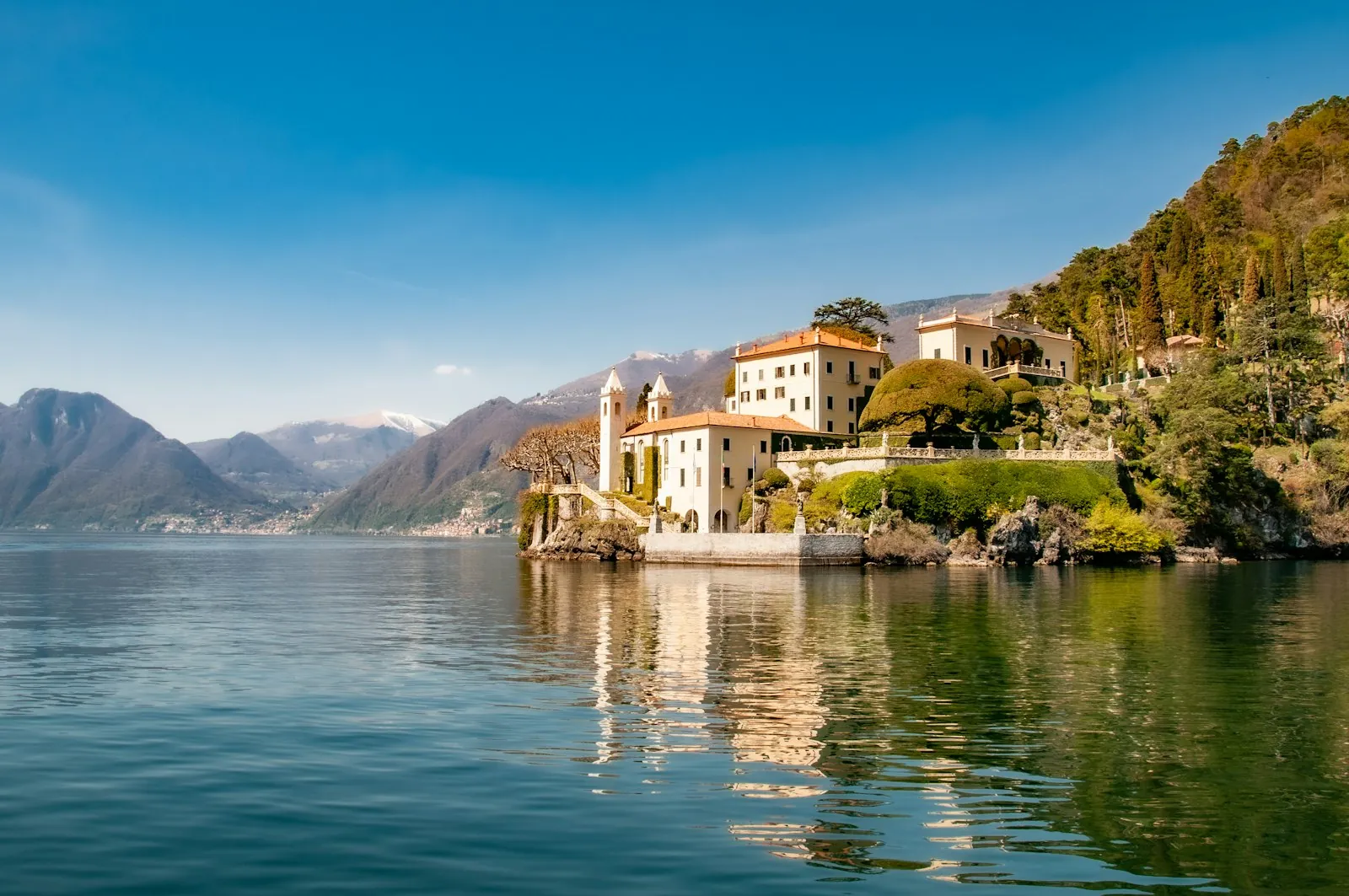 Villa overlooking Lake Como