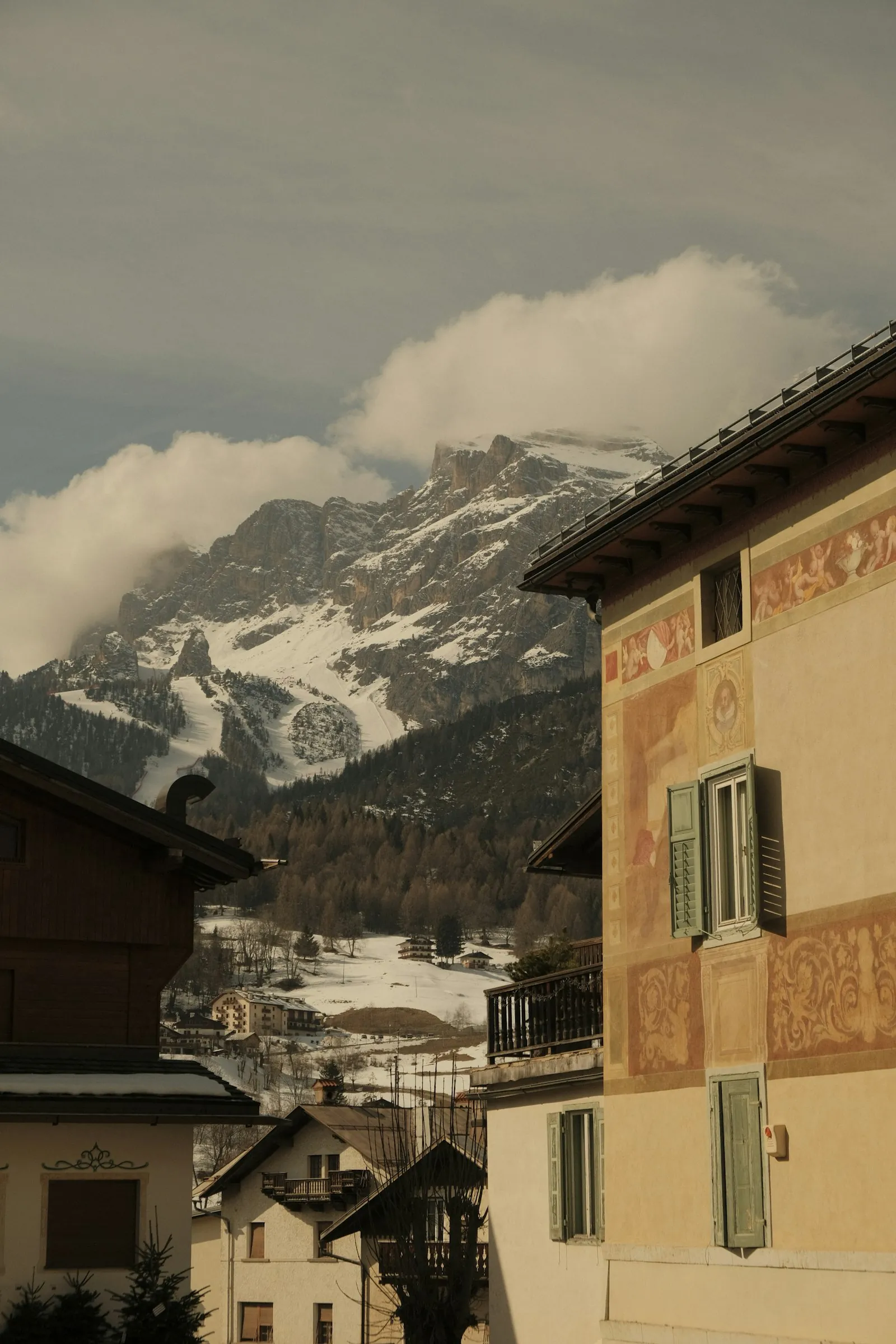 Cortina d'Ampezzo e le Dolomiti in inverno